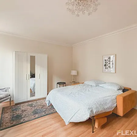 In 3-bedroom In The Heart Of Cultural