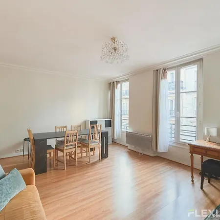 Casa vacanze In 3-bedroom In The Heart Of Cultural Parigi